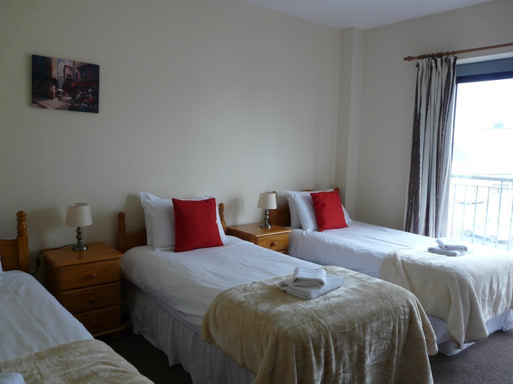 The Courtyard Apartments Carrick on Shannon Eksteriør bilde